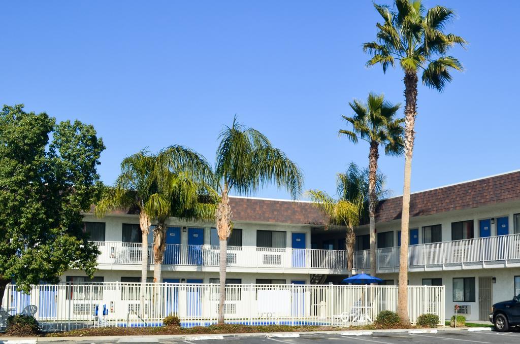 Motel 6 Lost Hills / Buttonwillow Racetrack Exterior foto